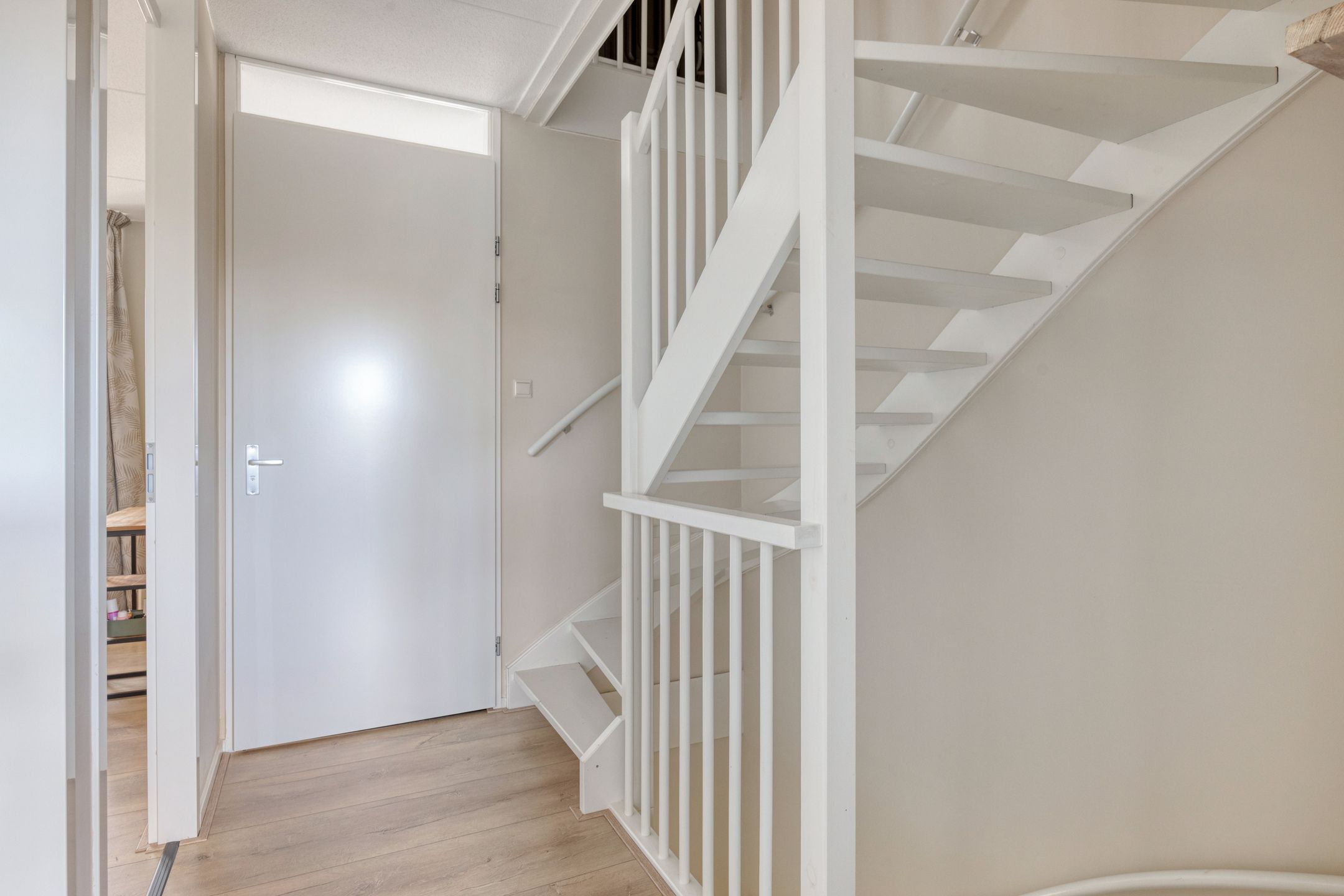 Photo 15 of Ds. de Geusstraat 17