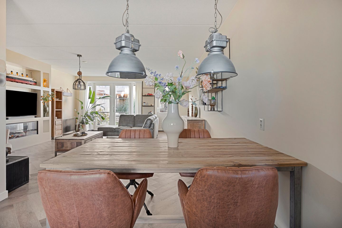 Photo 10 of Ds. de Geusstraat 17