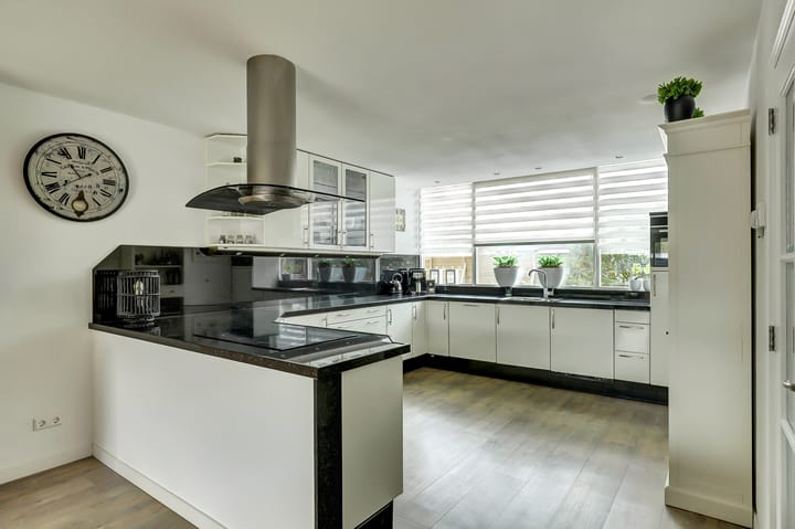 Foto 2 van Schuberthof 19