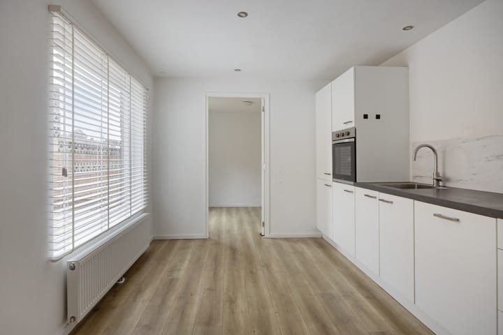 Photo 13 of Alex Schaepkensstraat 18