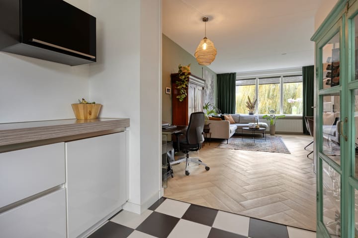 Photo 13 of Reiger 48