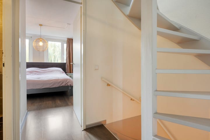 Photo 18 of Reiger 48