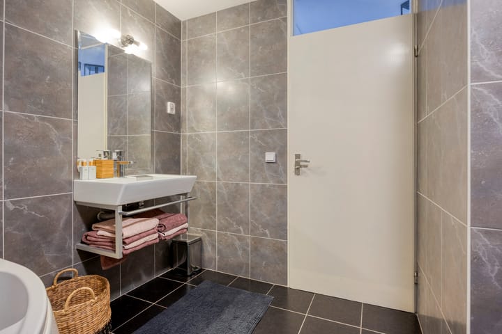 Photo 23 of Reiger 48