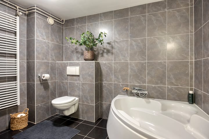 Photo 24 of Reiger 48