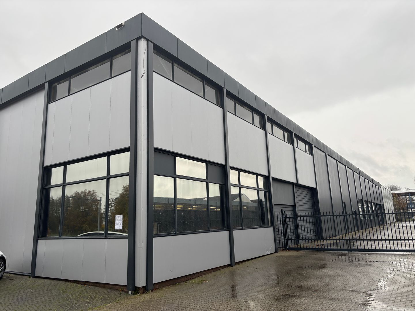 Bekijk foto 2 van Dr. A.F. Philipsweg 37A