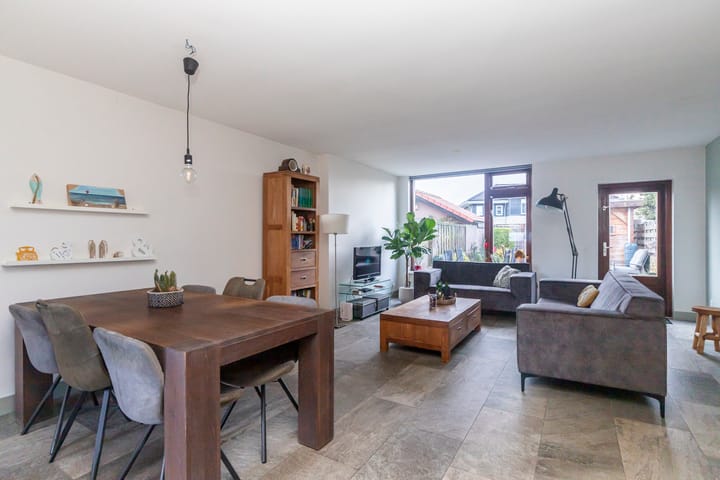 Photo 7 of Prins Florisstraat 9