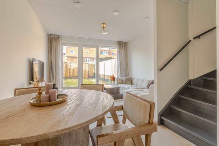 Photo 3 of Warmoldstraat 51-B