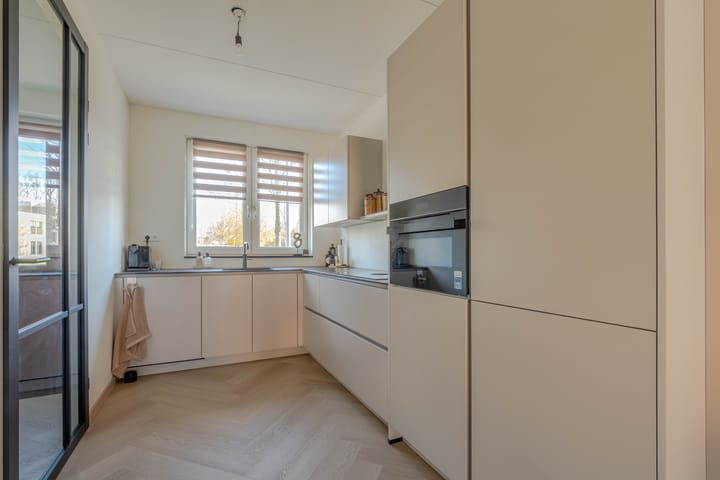 Foto 12 van Warmoldstraat 51-B