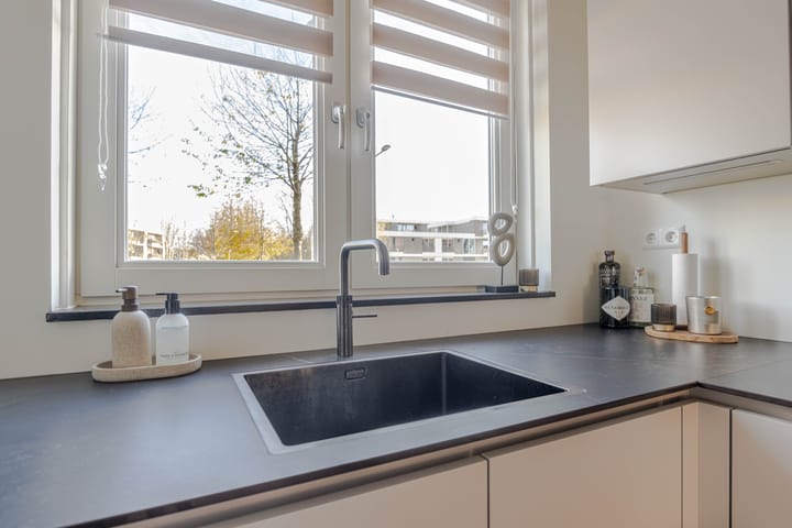 Foto 13 van Warmoldstraat 51-B