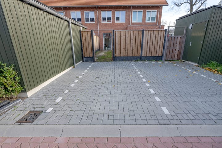 Foto 30 van Warmoldstraat 51-B