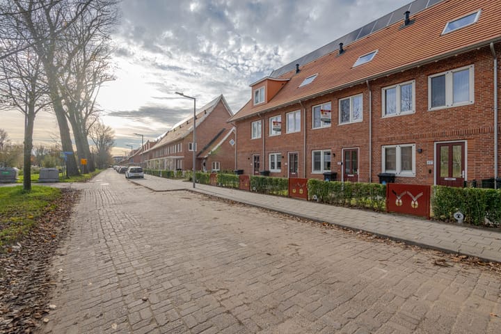 Foto 33 van Warmoldstraat 51-B