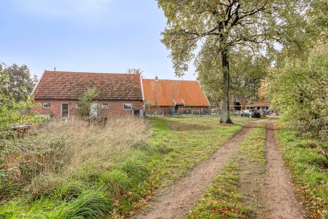 Photo 37 of Hooge Weg 4