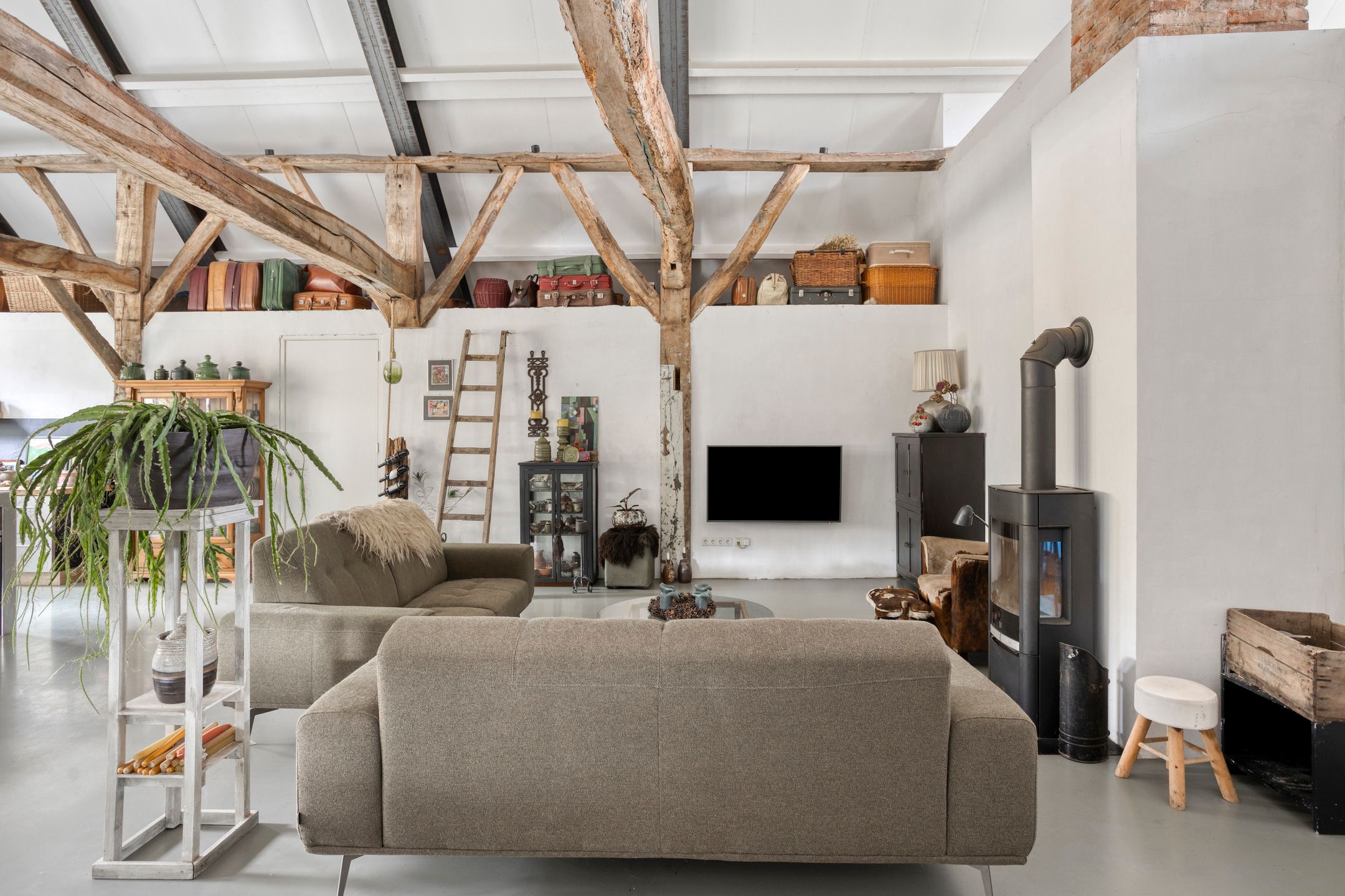 Photo 18 of Hooge Weg 4