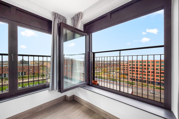 Foto 4 van Simon Carmiggelthof 176