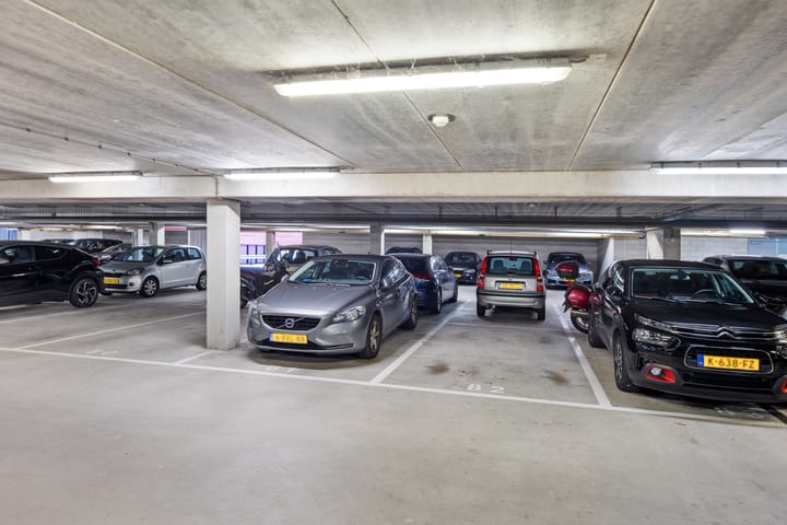 Foto 33 van Simon Carmiggelthof 176