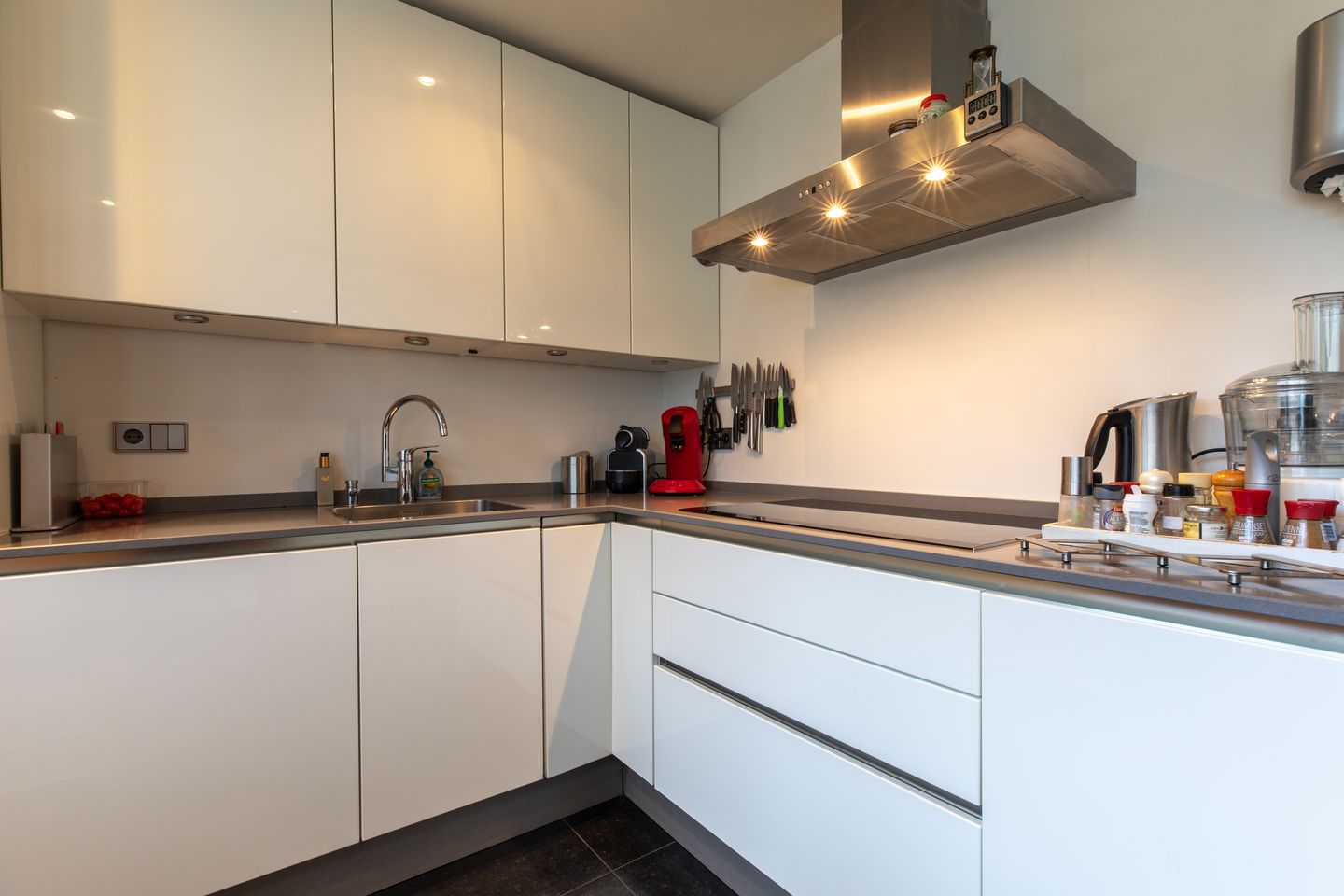 Foto 10 van Van Weerden Poelmanstraat 188