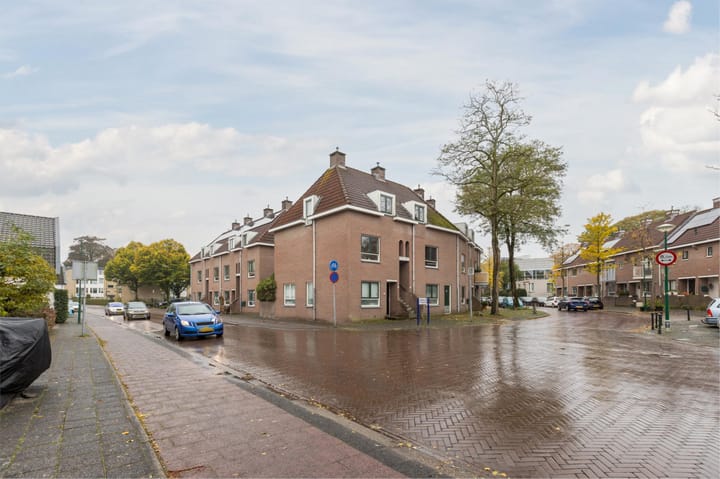 Photo 6 of Stationsweg 1