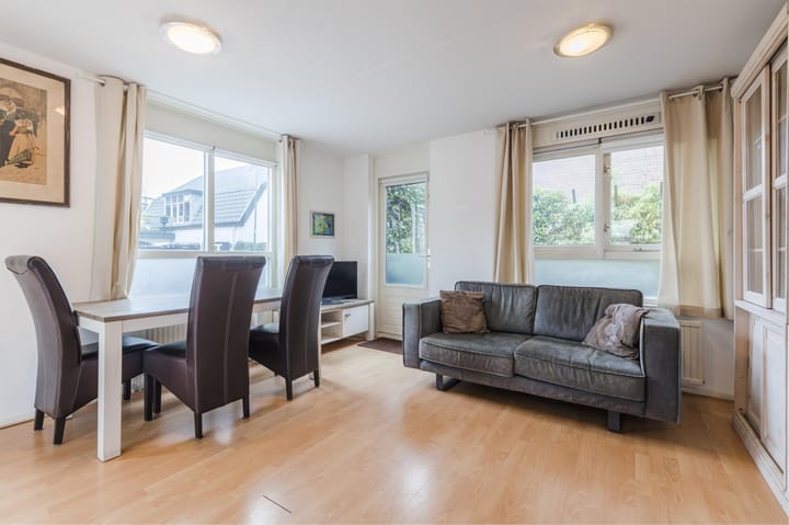 Photo 9 of Stationsweg 1