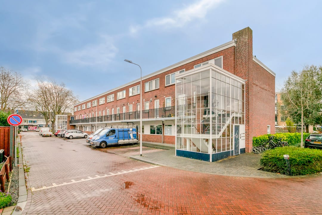 Photo 2 of Eksterstraat 8
