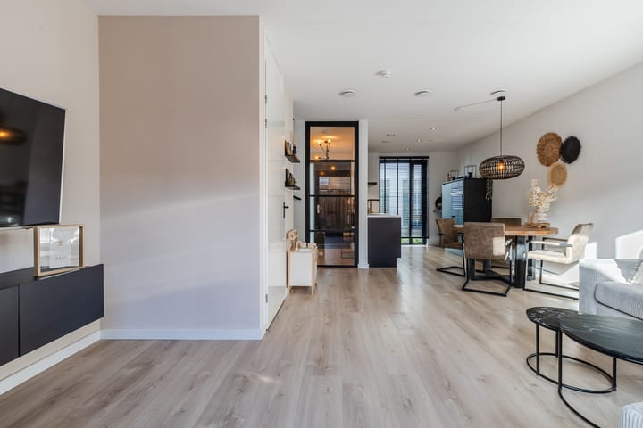 Photo 8 of Nedinscoplein 27