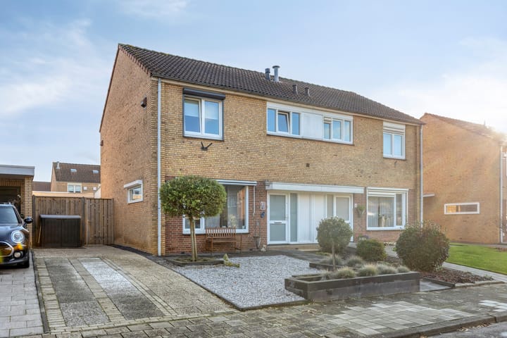 Photo 1 of Burgemeester Kleutersstraat 8