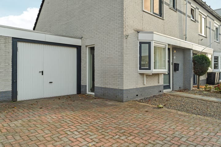 Foto 24 van Mr. P.J. Oudsingel 45