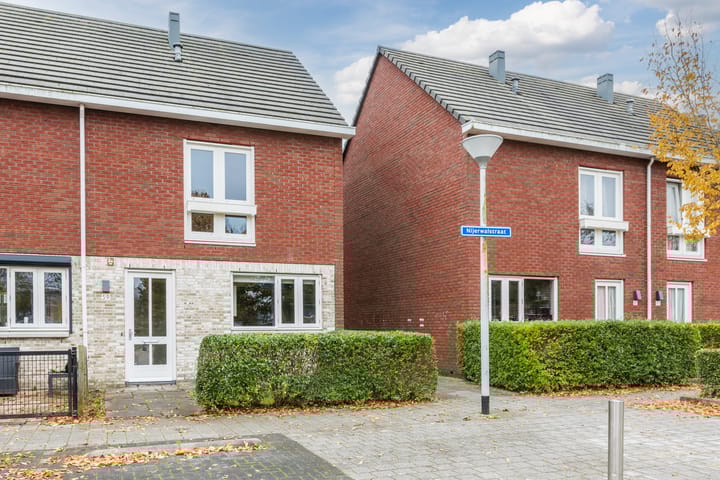 Photo 2 of Nijerwalstraat 59