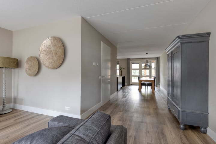 Photo 15 of Meikers 15