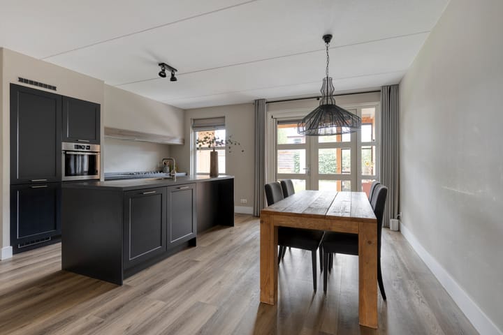 Photo 16 of Meikers 15