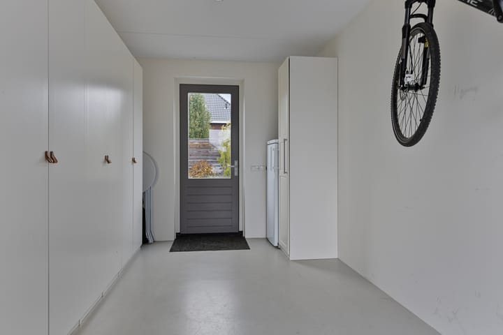 Photo 22 of Meikers 15