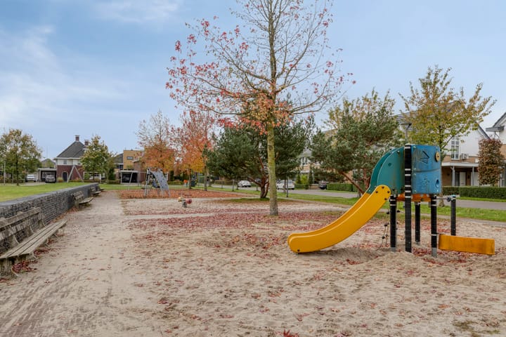 Photo 48 of Meikers 15