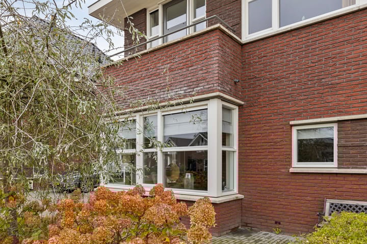 Photo 52 of Meikers 15