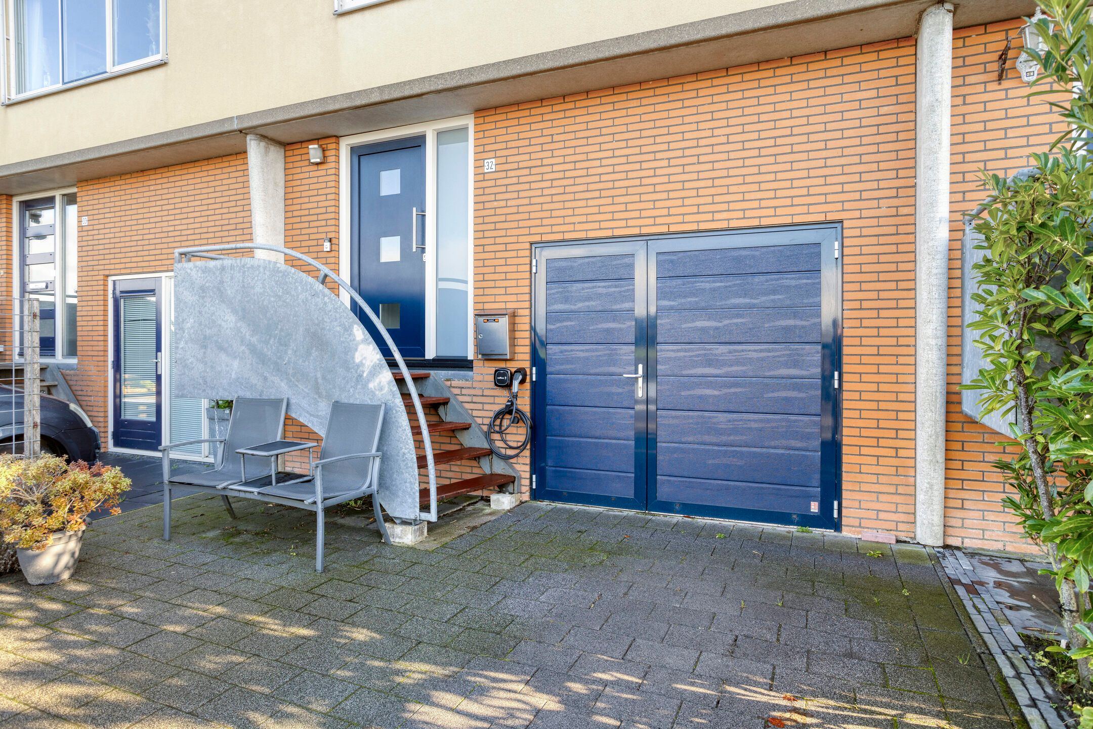 Photo 6 of Natalie Barneykade 32