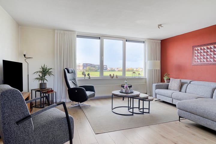 Photo 15 of Natalie Barneykade 32