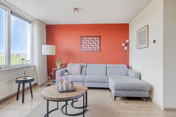 Photo 17 of Natalie Barneykade 32