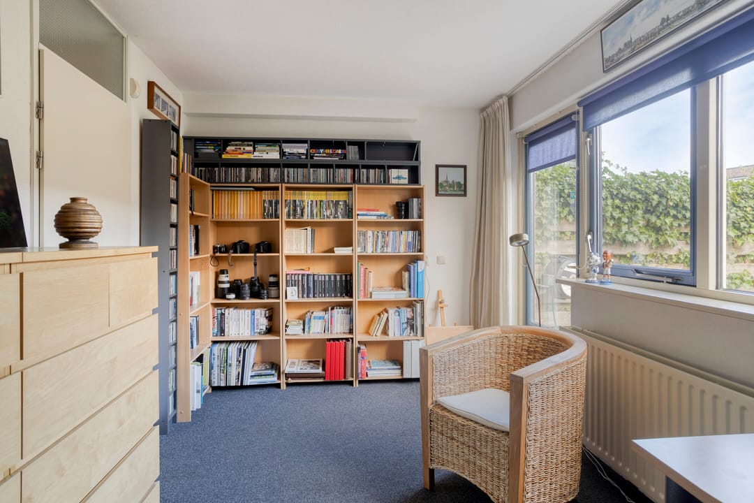 Photo 11 of Natalie Barneykade 32