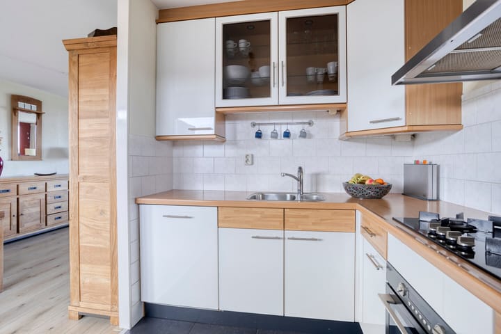 Photo 24 of Natalie Barneykade 32