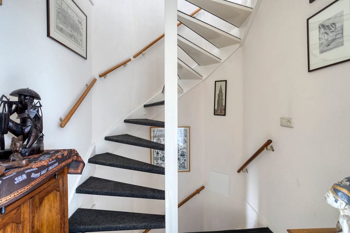 Photo 25 of Natalie Barneykade 32