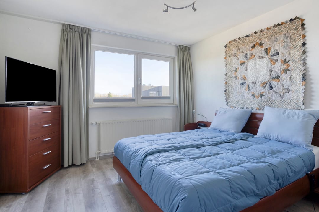 Photo 28 of Natalie Barneykade 32