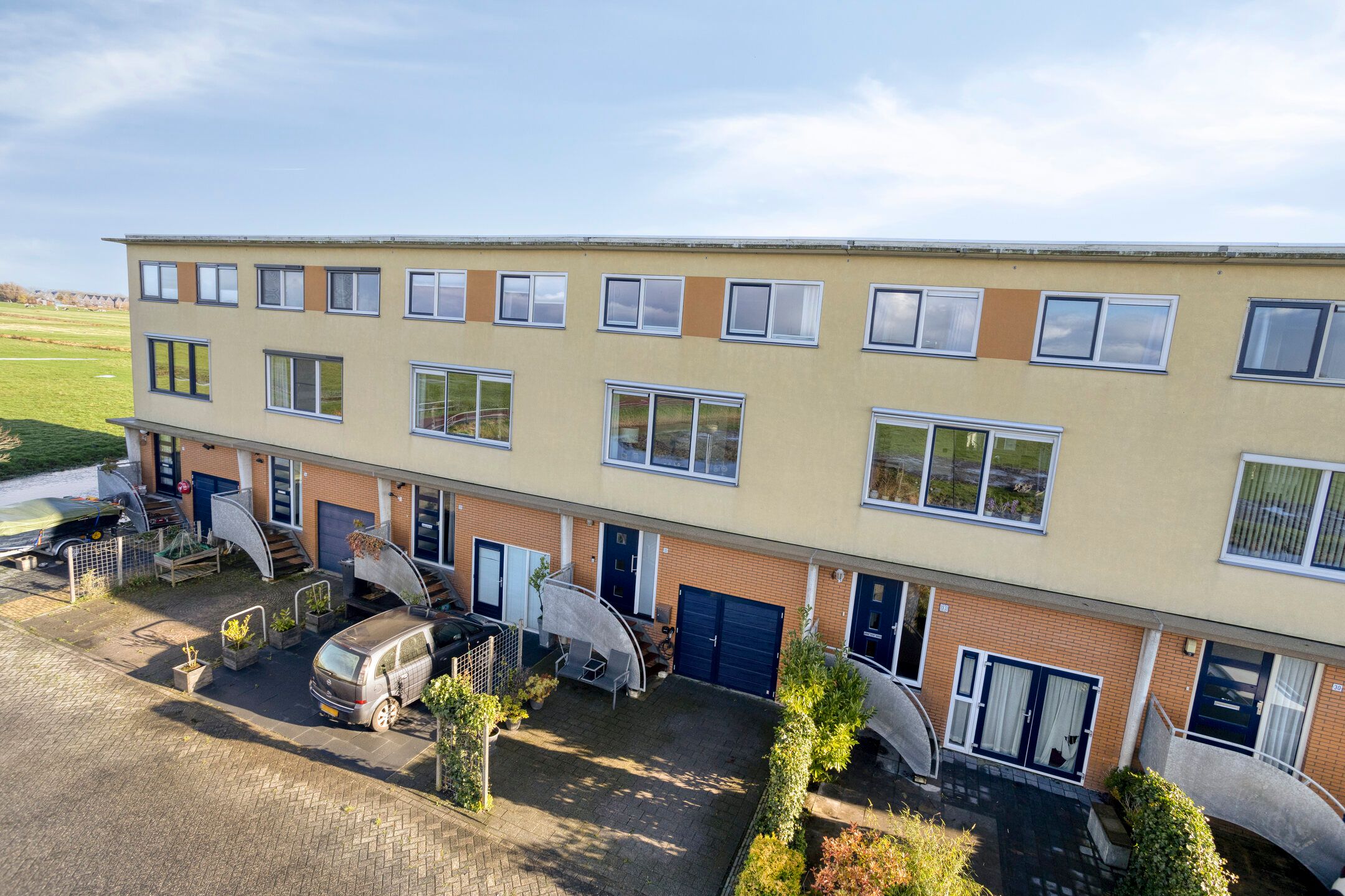 Photo 39 of Natalie Barneykade 32