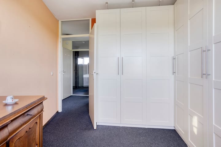 Photo 37 of Natalie Barneykade 32