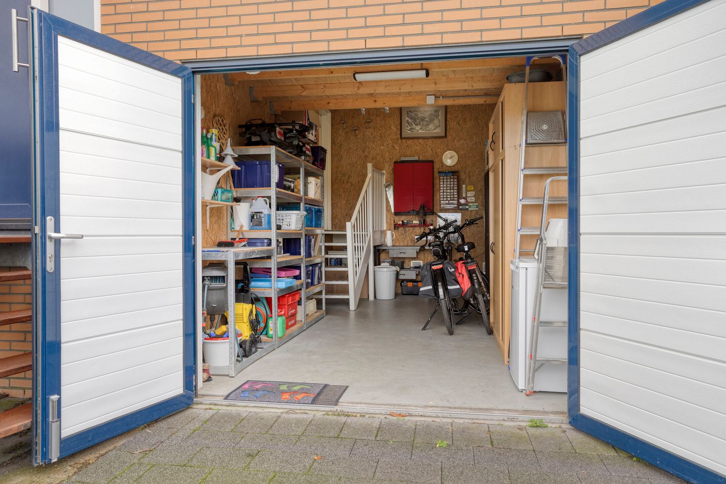 Photo 40 of Natalie Barneykade 32