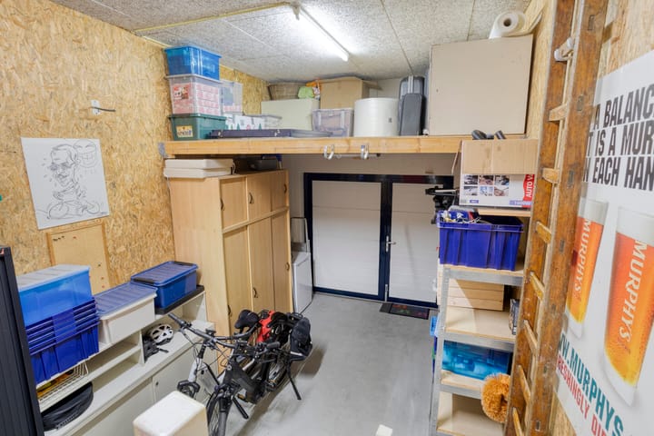 Photo 42 of Natalie Barneykade 32