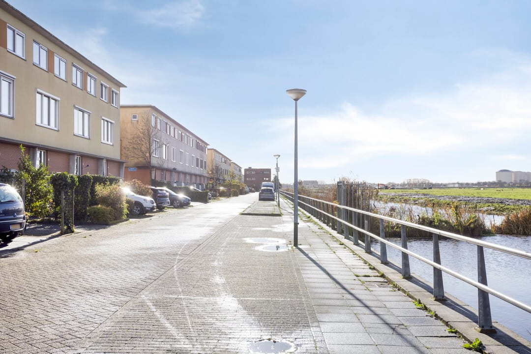 Photo 47 of Natalie Barneykade 32