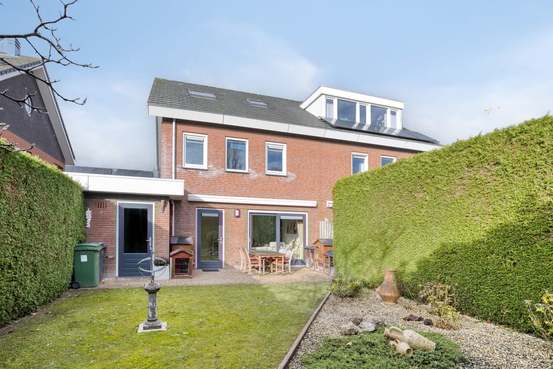 Foto 2 van Waterbies 9