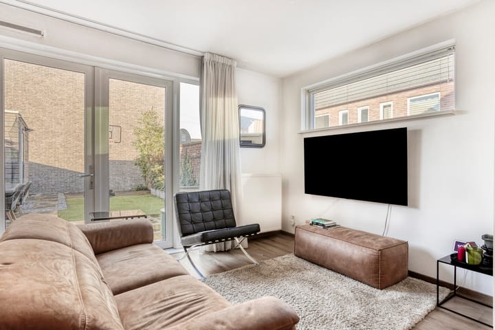 Photo 9 of James Cookroute 129