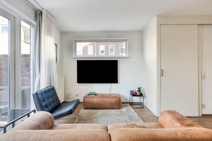 Photo 10 of James Cookroute 129