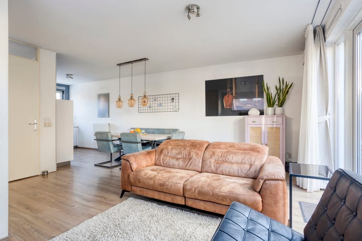 Photo 11 of James Cookroute 129