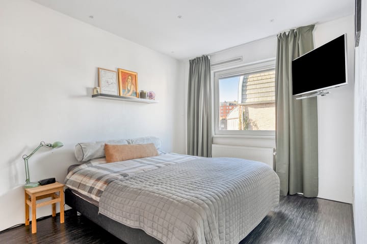 Photo 19 of James Cookroute 129