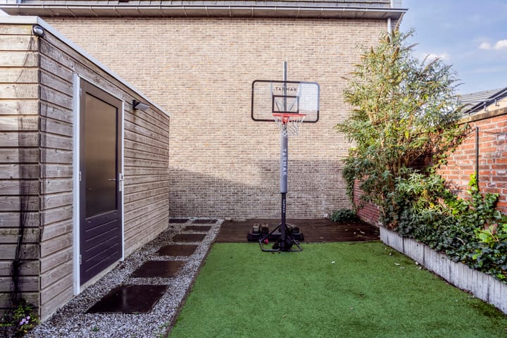 Photo 33 of James Cookroute 129